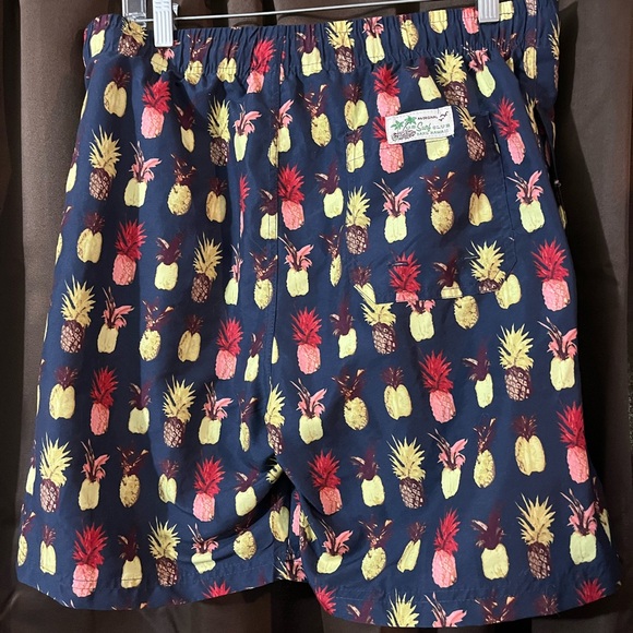 Men’s U.S. Surf Club, Size L, Navy with different color pineapples, - Picture 3 of 3